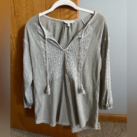 Lucky Brand mixed fabric washed peasant top in artic grey - Picture 2 of 4